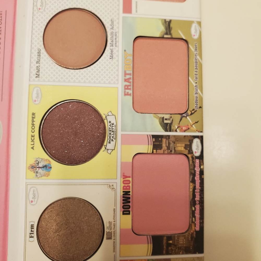 In the balm of your hand eye shadow pallete